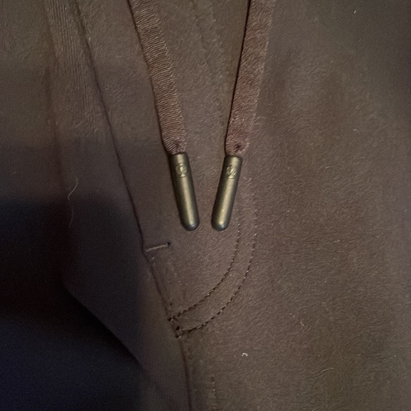 Lululemon men’s pants size large. - Picture 7 of 9